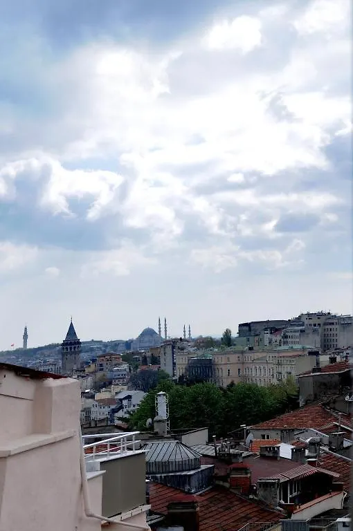 اسطنبول Mayer Cihangir Suites شقة